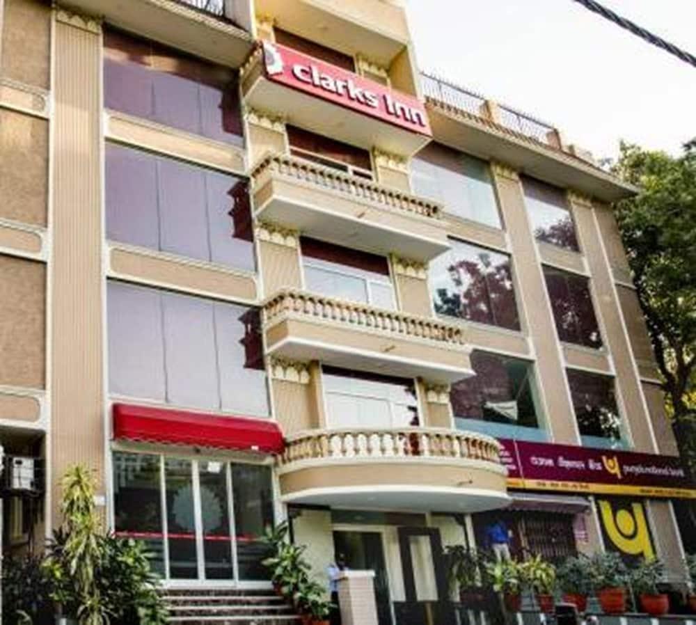 Clarks Inn Nehru Place Nova Deli Exterior foto